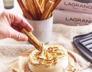 Churros de patate douce et camembert rôti